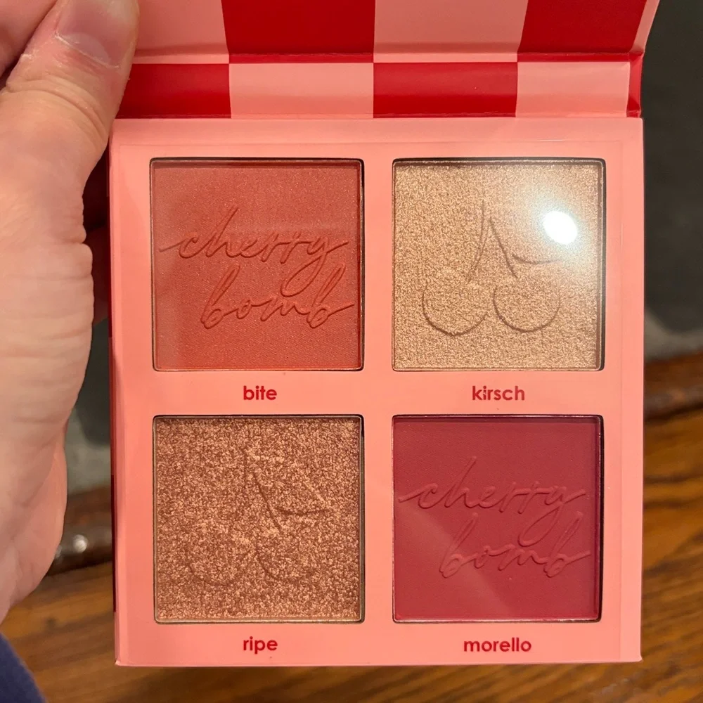 Ciaté London Cherry Bomb Blush & Highlighter Palette - BRAND NEW!! makeup beauty